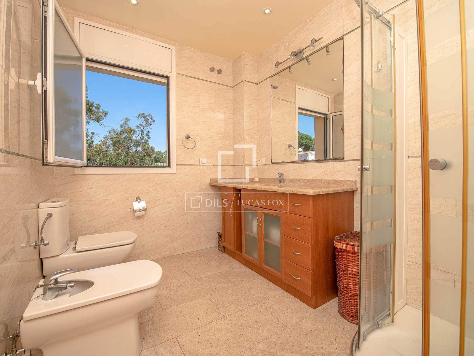 5 bedroom Villa for sale in Platja d'Aro with pool - € 950,000 (Ref: 9867298)