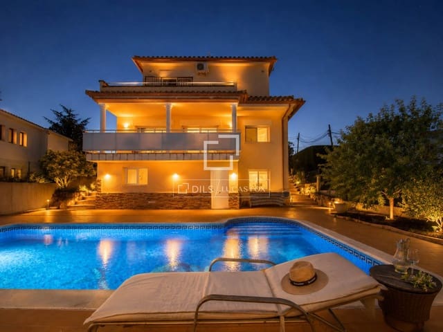 5 bedroom Villa for sale in Platja d'Aro, Castell-Platja d'Aro with pool - € 950,000 (Ref: 9867298)