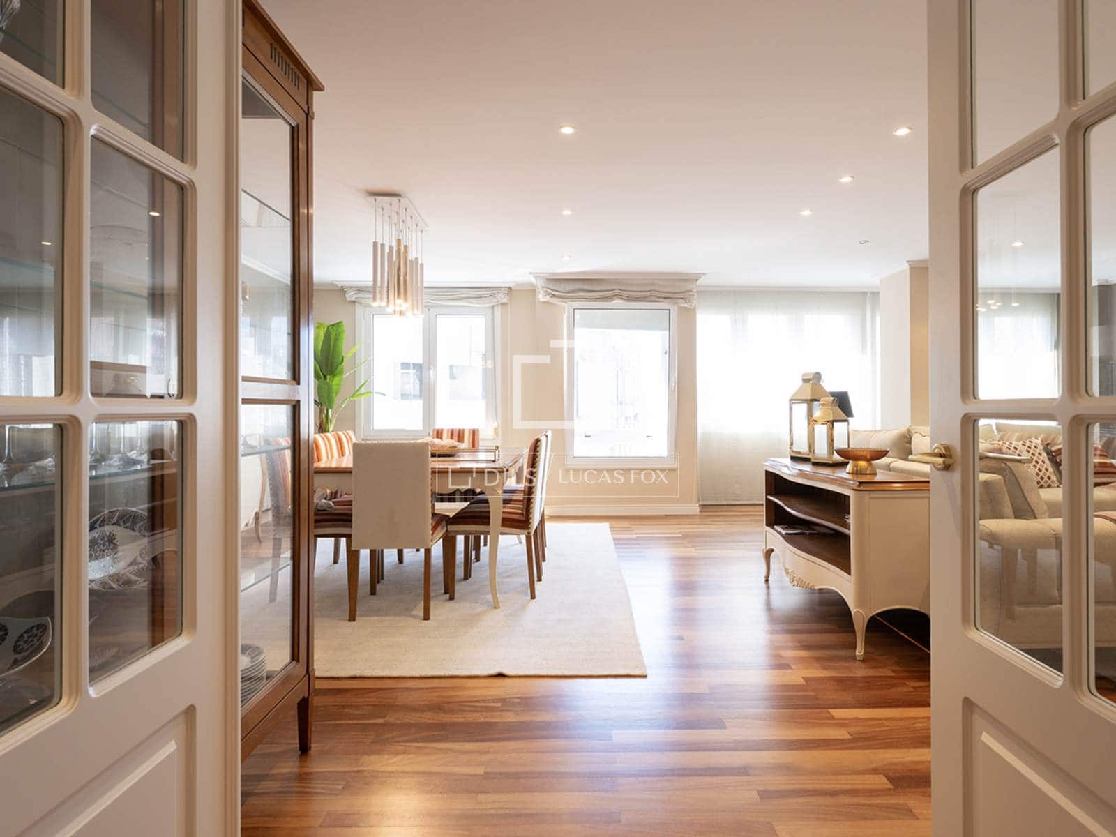 4 Zimmer Apartment zu verkaufen in Santiago de Compostela mit Garage - 975.000 € (Ref: 9867299)