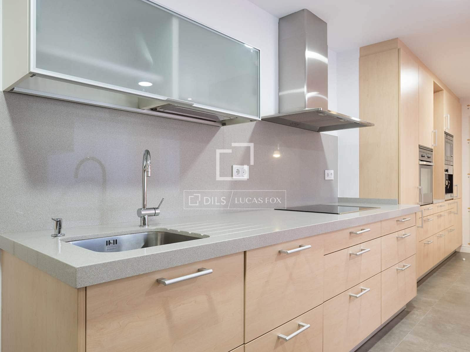 4 Zimmer Apartment zu verkaufen in Santiago de Compostela mit Garage - 975.000 € (Ref: 9867299)