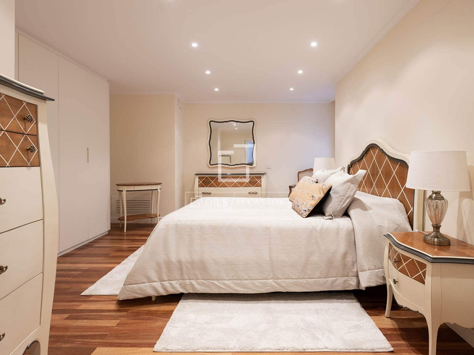 4 Zimmer Apartment zu verkaufen in Santiago de Compostela mit Garage - 975.000 € (Ref: 9867299)