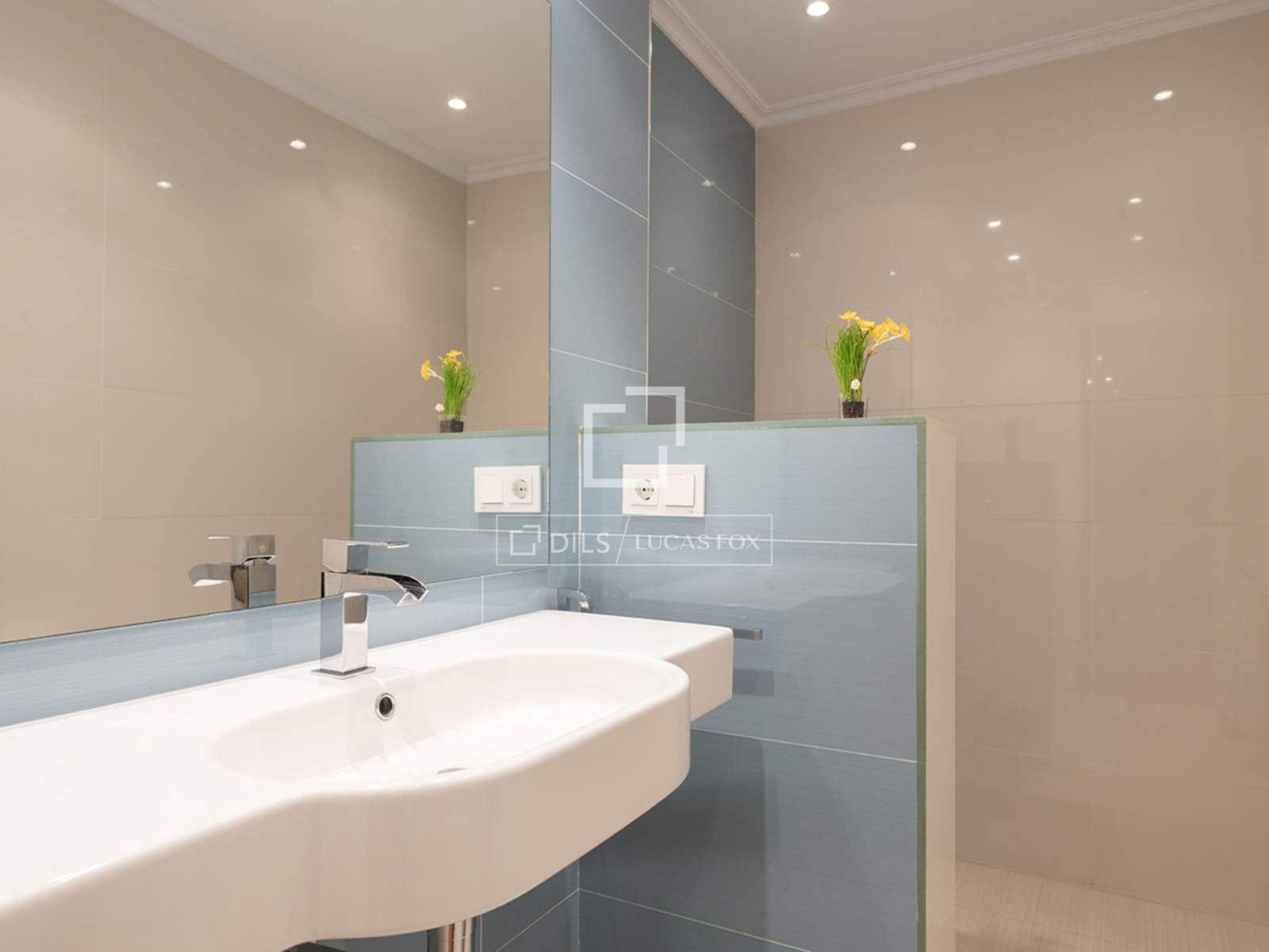 4 Zimmer Apartment zu verkaufen in Santiago de Compostela mit Garage - 975.000 € (Ref: 9867299)