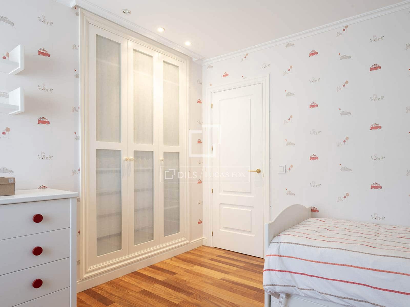 4 Zimmer Apartment zu verkaufen in Santiago de Compostela mit Garage - 975.000 € (Ref: 9867299)