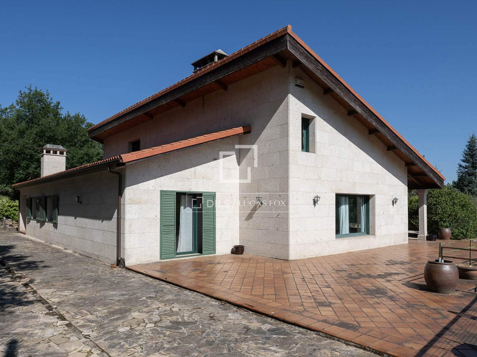 5 bedroom Villa for sale in San Cibrao das Vinas with pool garage - € 890,000 (Ref: 9867300)