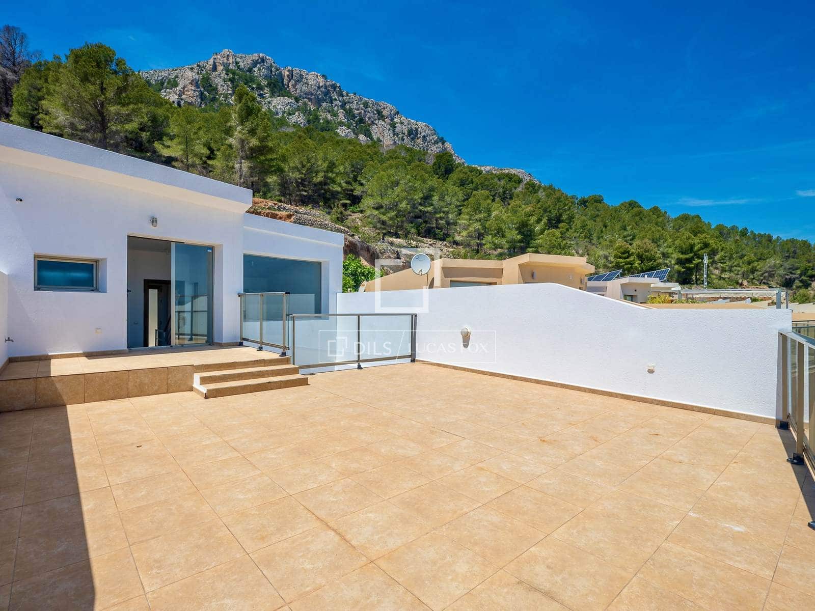 3 slaapkamer Villa te koop in Calpe / Calp met zwembad garage - € 568.000 (Ref: 9867423)