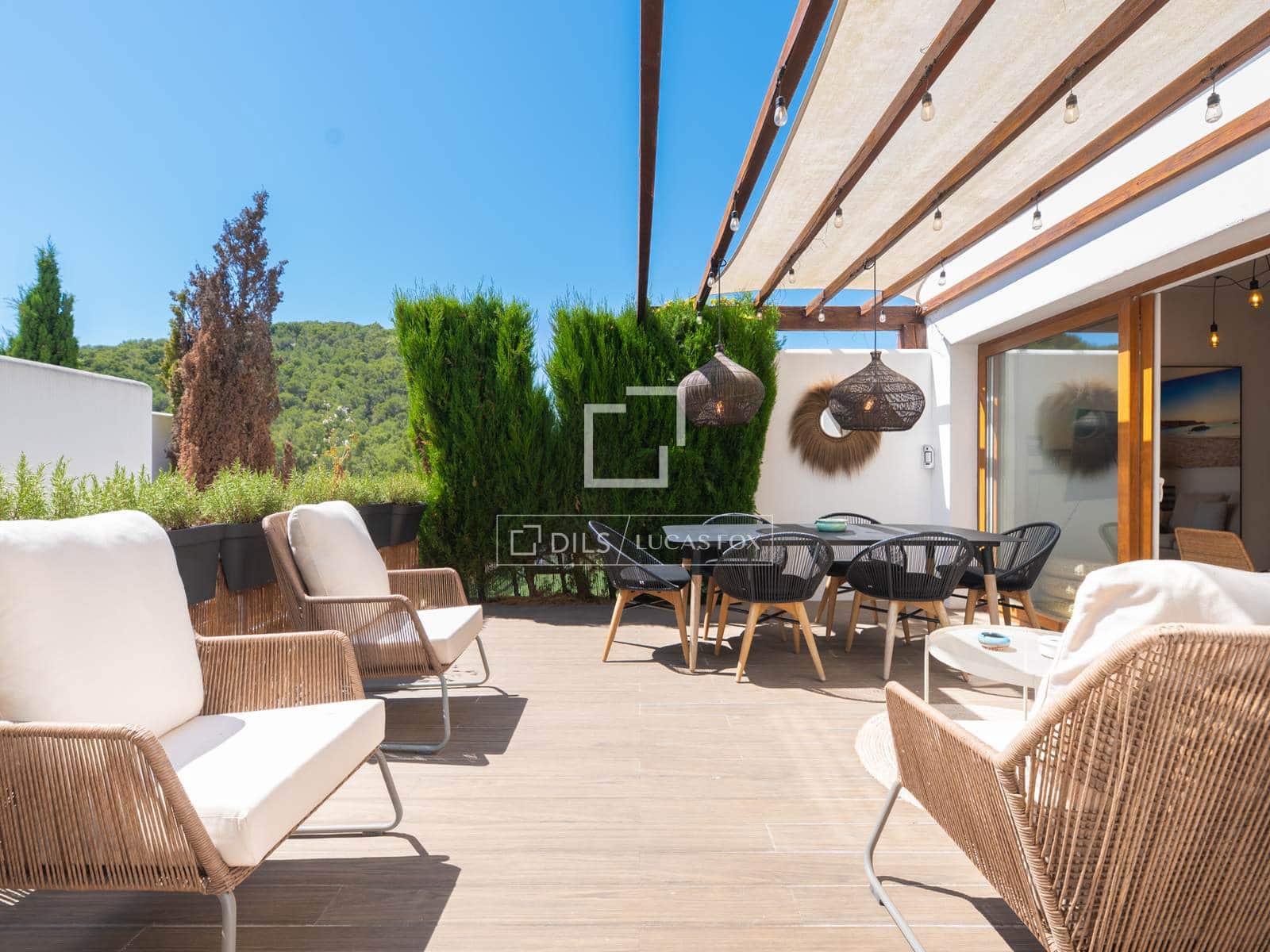 3 bedroom Villa for sale in Cala Llonga with pool garage - € 895,000 (Ref: 9867650)