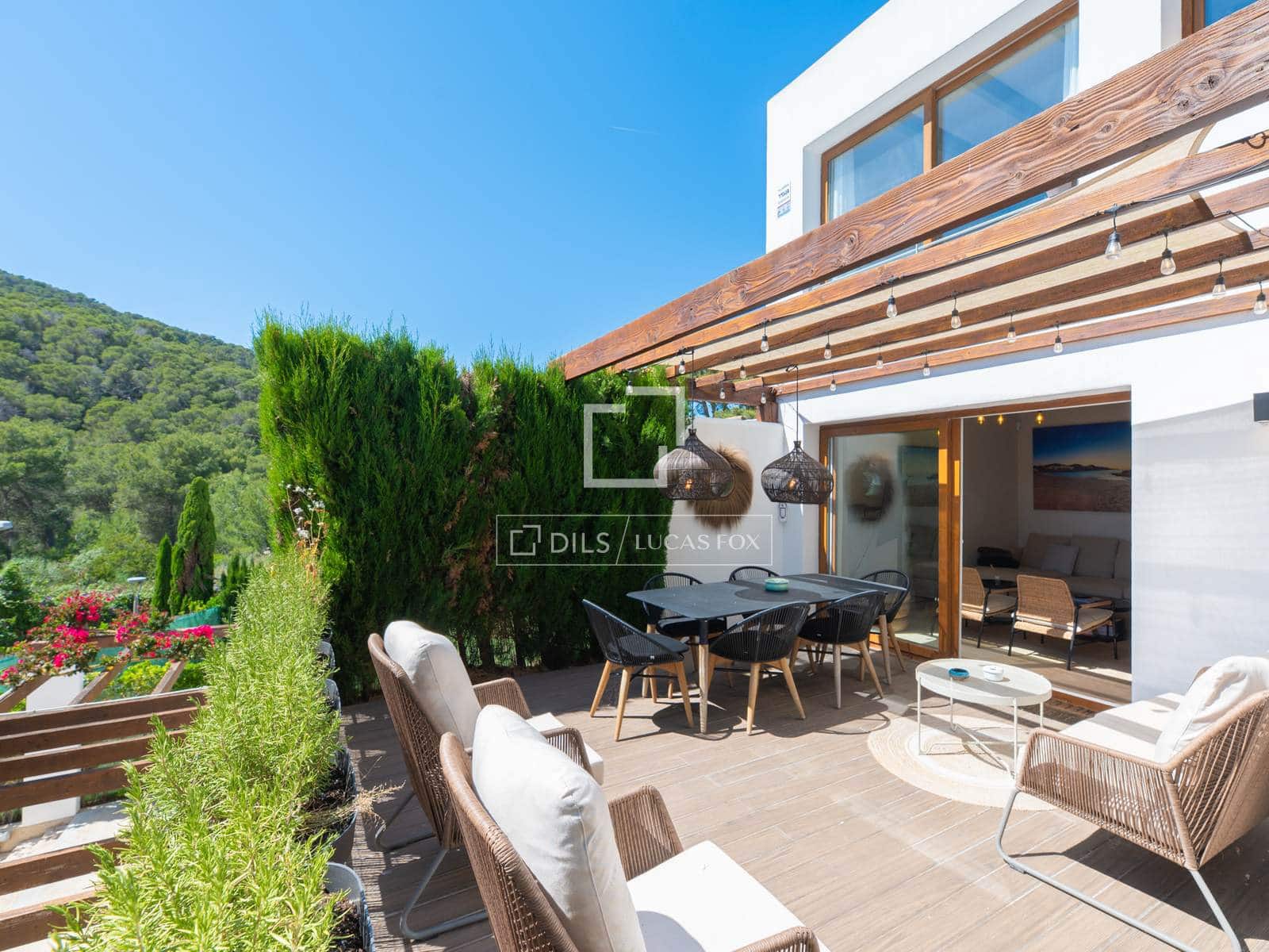 3 bedroom Villa for sale in Cala Llonga with pool garage - € 895,000 (Ref: 9867650)