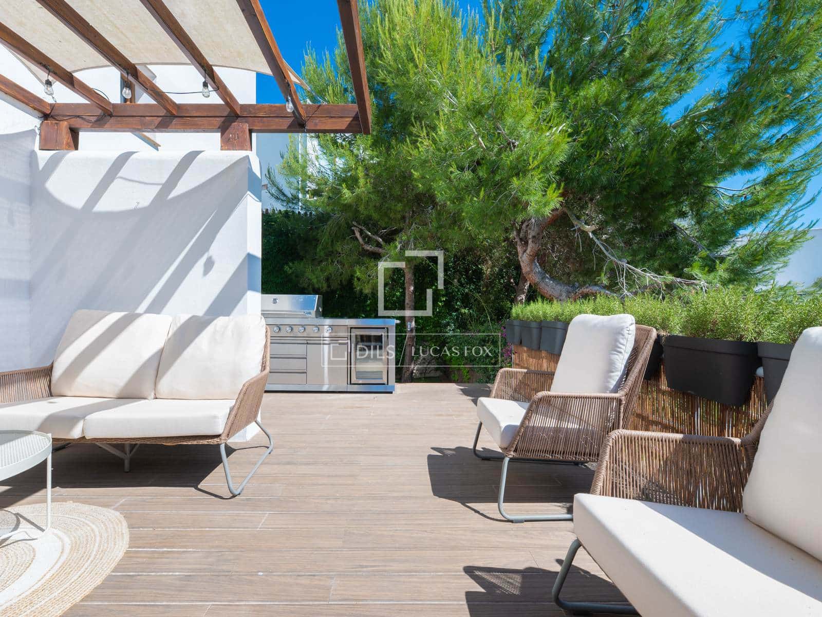 3 bedroom Villa for sale in Cala Llonga with pool garage - € 895,000 (Ref: 9867650)