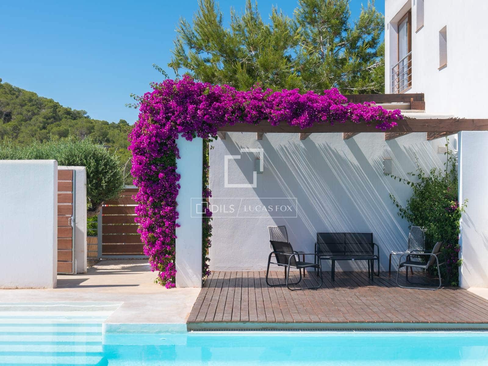 3 bedroom Villa for sale in Cala Llonga with pool garage - € 895,000 (Ref: 9867650)