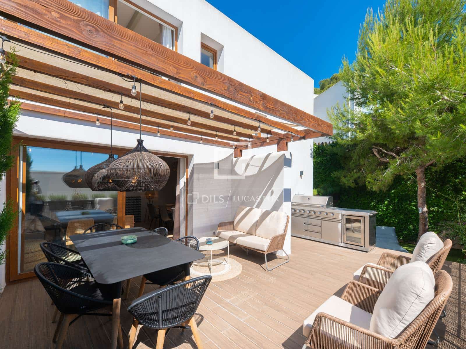 3 bedroom Villa for sale in Cala Llonga with pool garage - € 895,000 (Ref: 9867650)