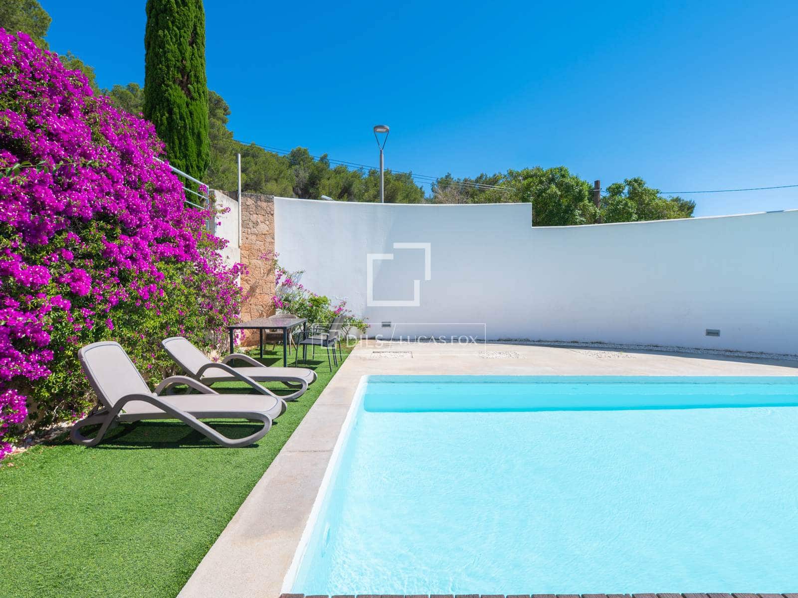 3 bedroom Villa for sale in Cala Llonga with pool garage - € 895,000 (Ref: 9867650)