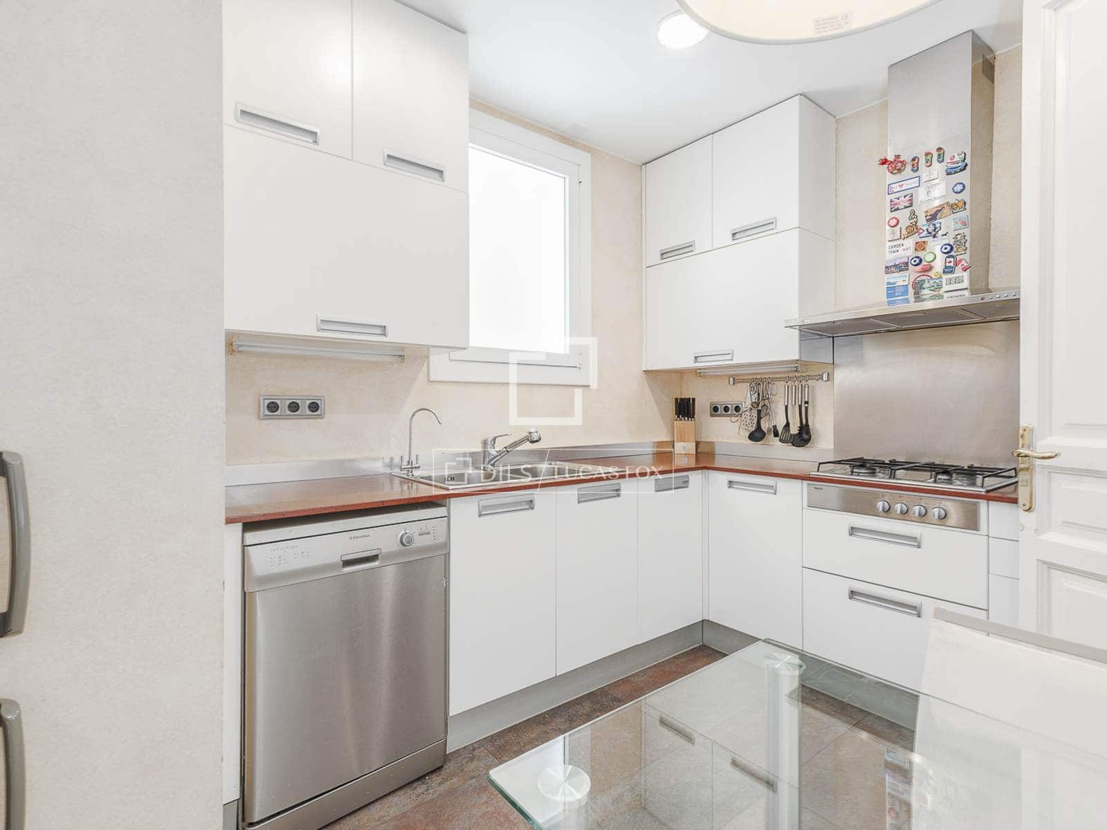 4 soveværelse Lejlighed til salg i Barcelona by - € 850.000 (Ref: 9867782)