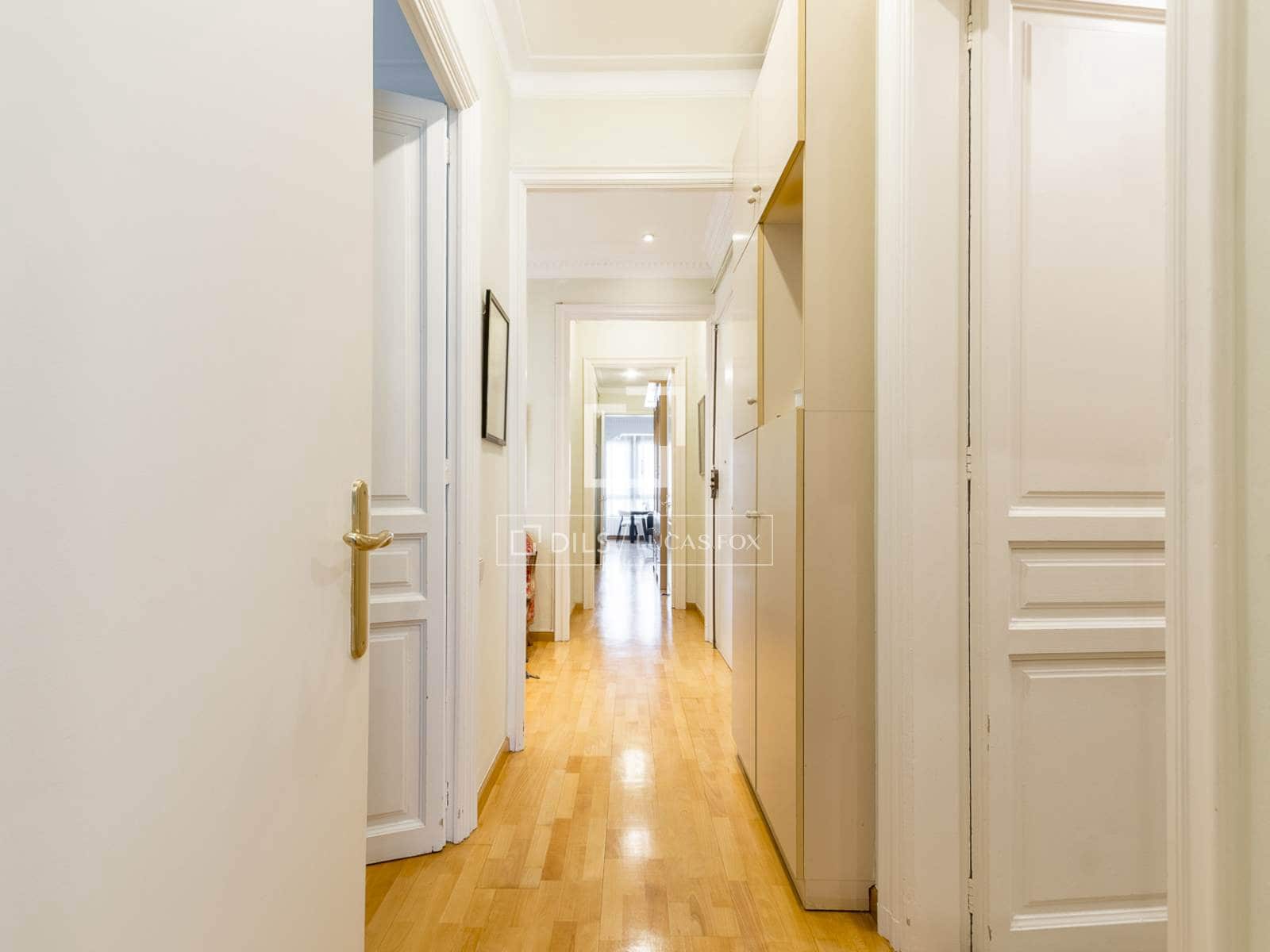 4 soveværelse Lejlighed til salg i Barcelona by - € 850.000 (Ref: 9867782)