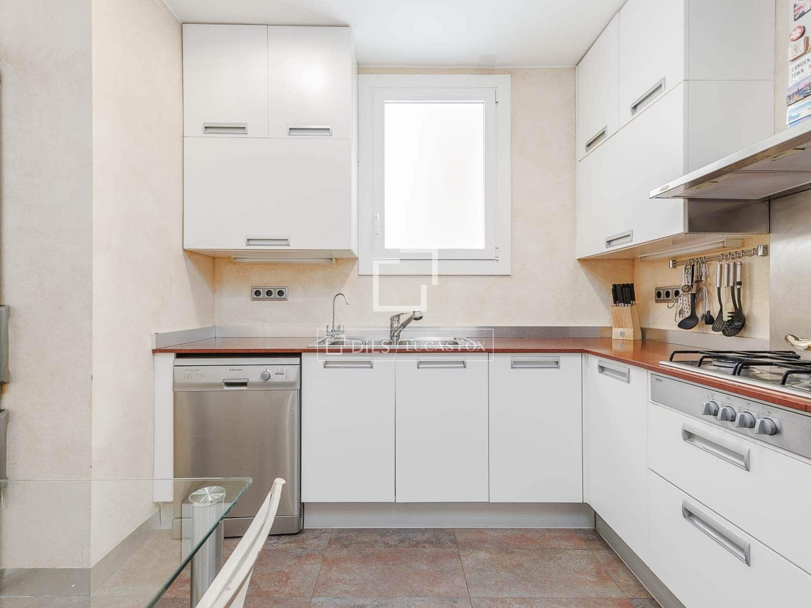 4 soveværelse Lejlighed til salg i Barcelona by - € 850.000 (Ref: 9867782)