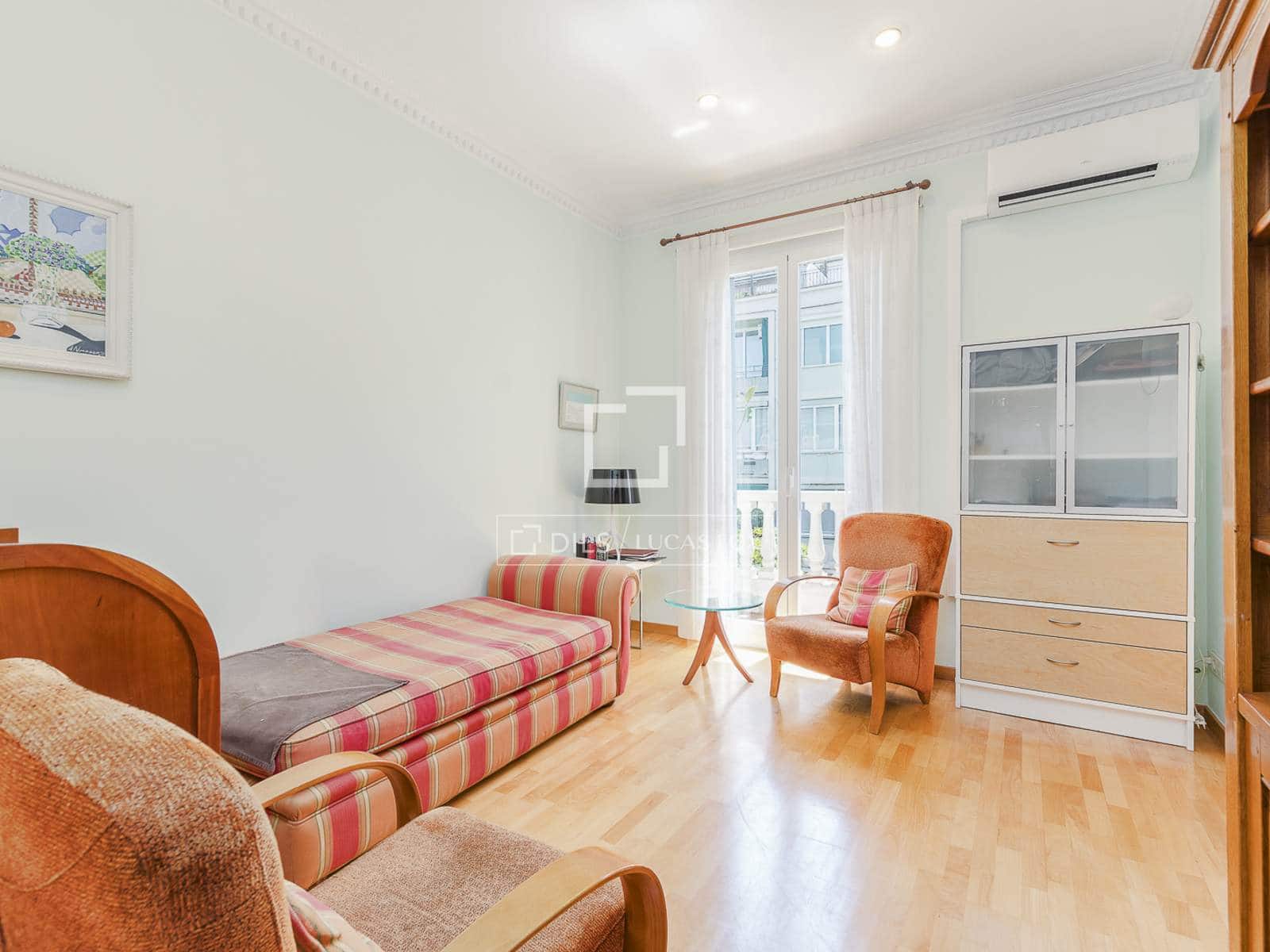4 soveværelse Lejlighed til salg i Barcelona by - € 850.000 (Ref: 9867782)