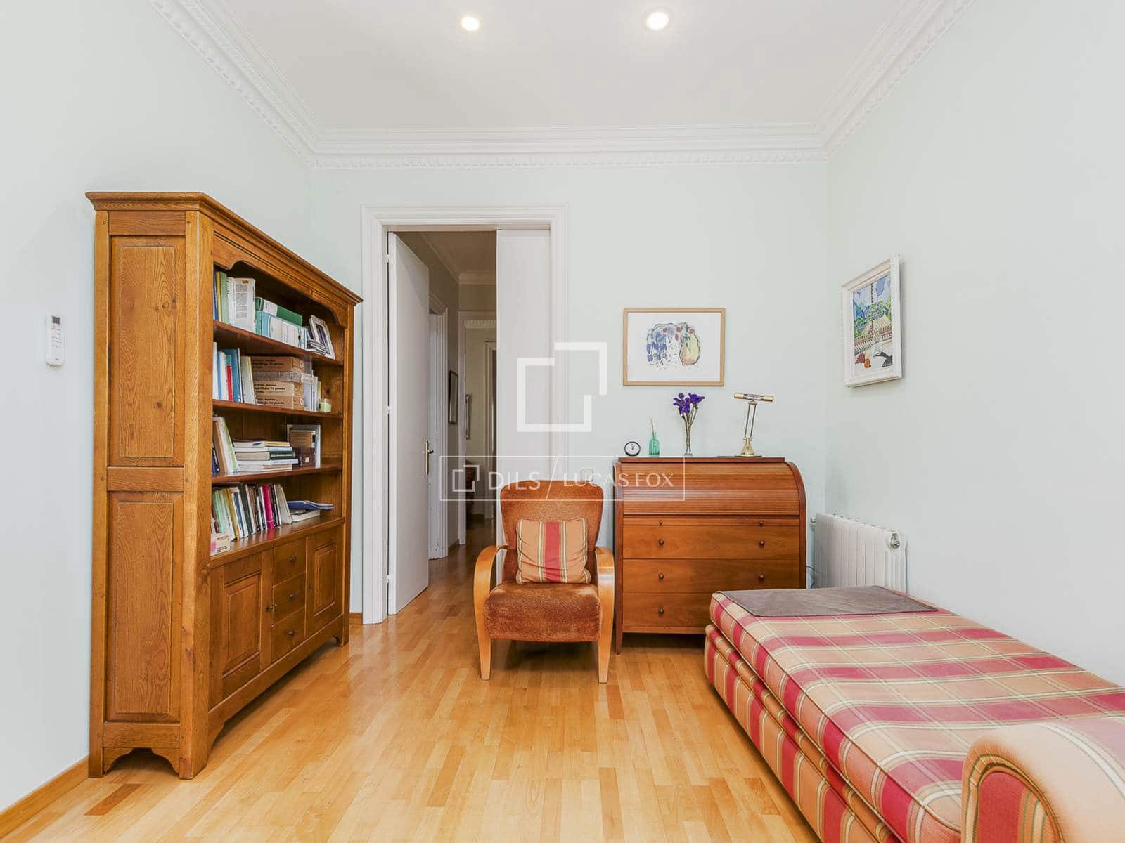 4 soveværelse Lejlighed til salg i Barcelona by - € 850.000 (Ref: 9867782)