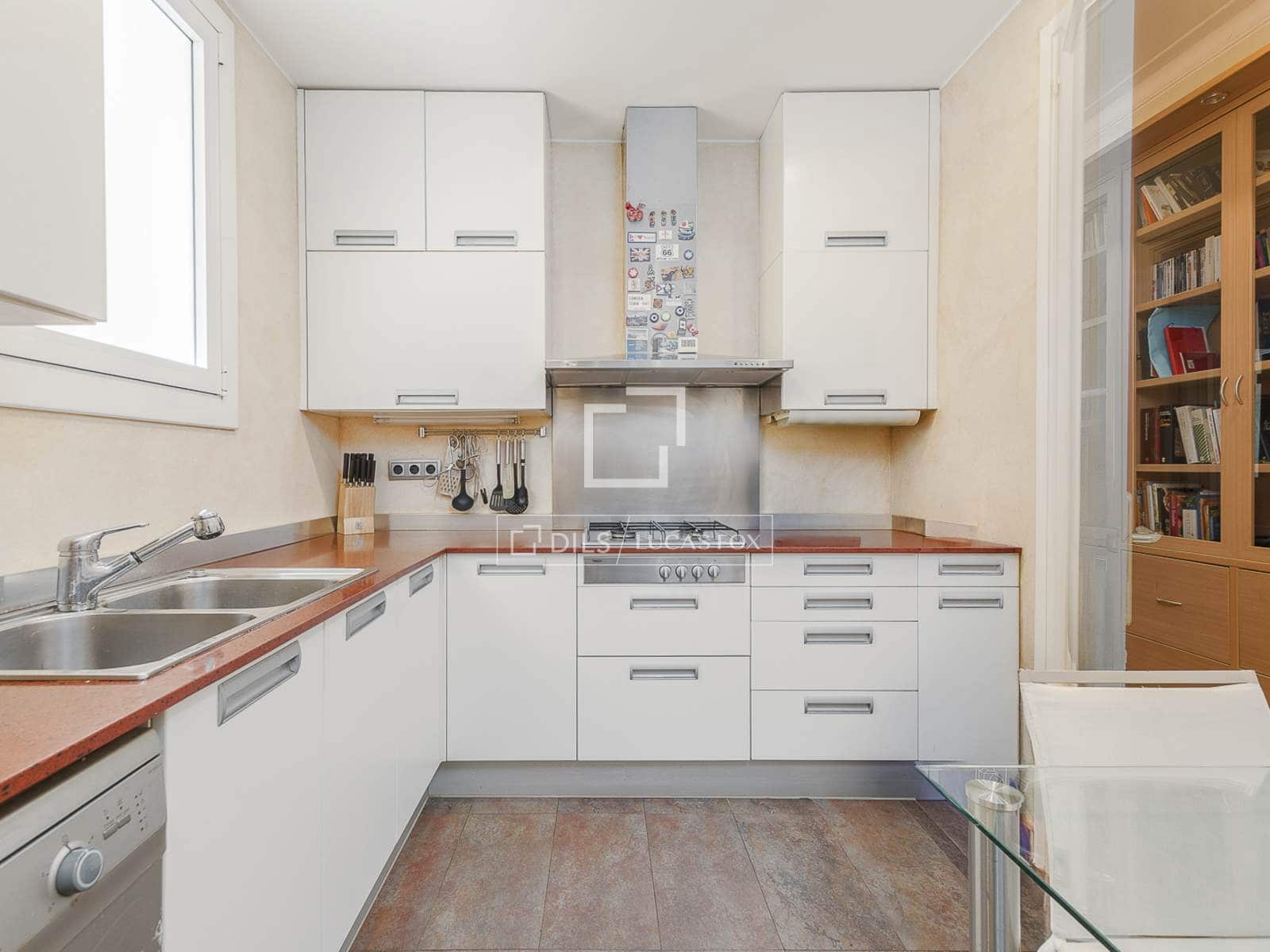 4 soveværelse Lejlighed til salg i Barcelona by - € 850.000 (Ref: 9867782)