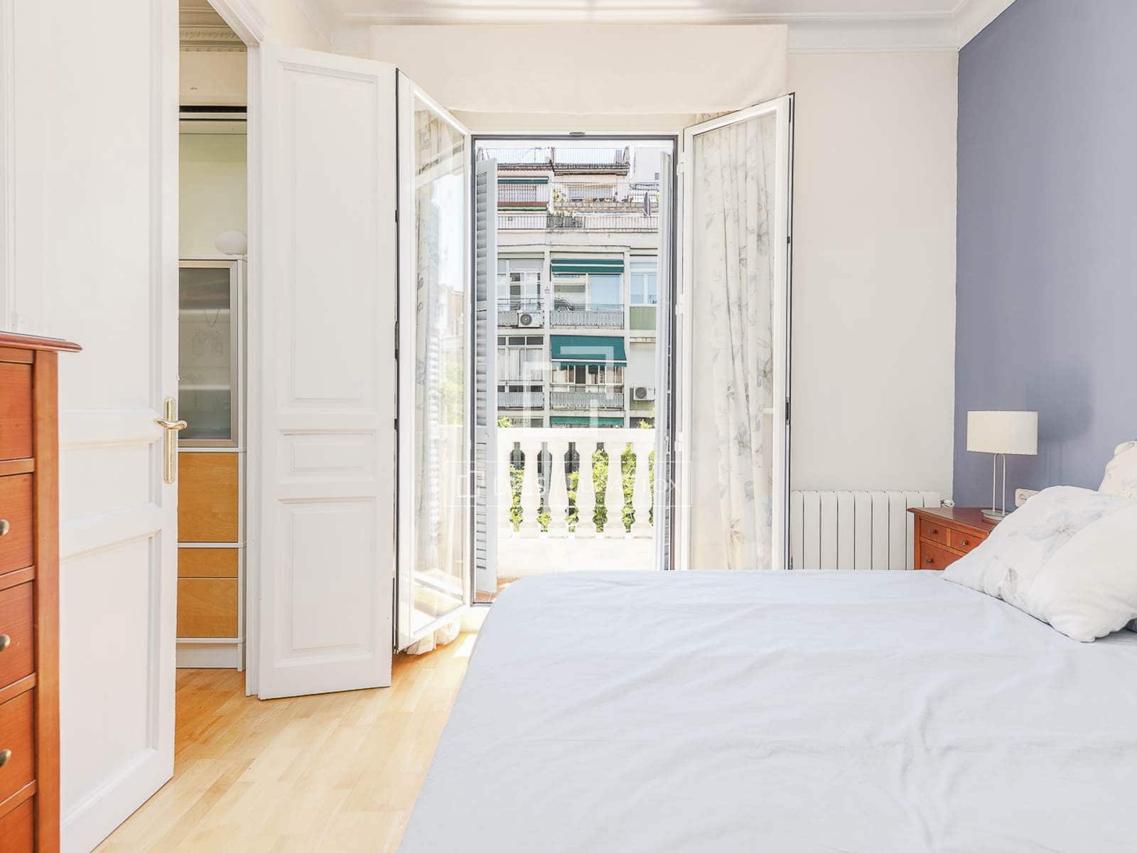 4 soveværelse Lejlighed til salg i Barcelona by - € 850.000 (Ref: 9867782)