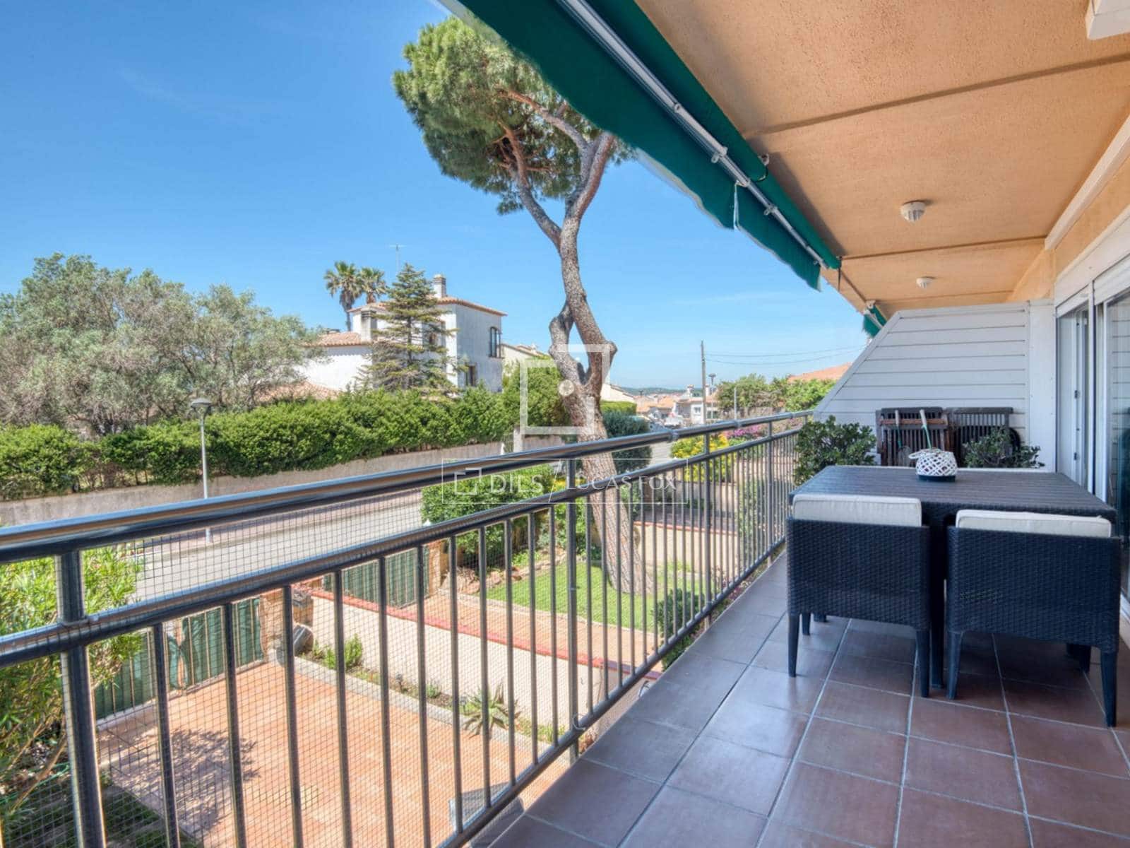 2 bedroom Apartment for sale in Sant Feliu de Guixols with pool garage - € 314,000 (Ref: 9867791)