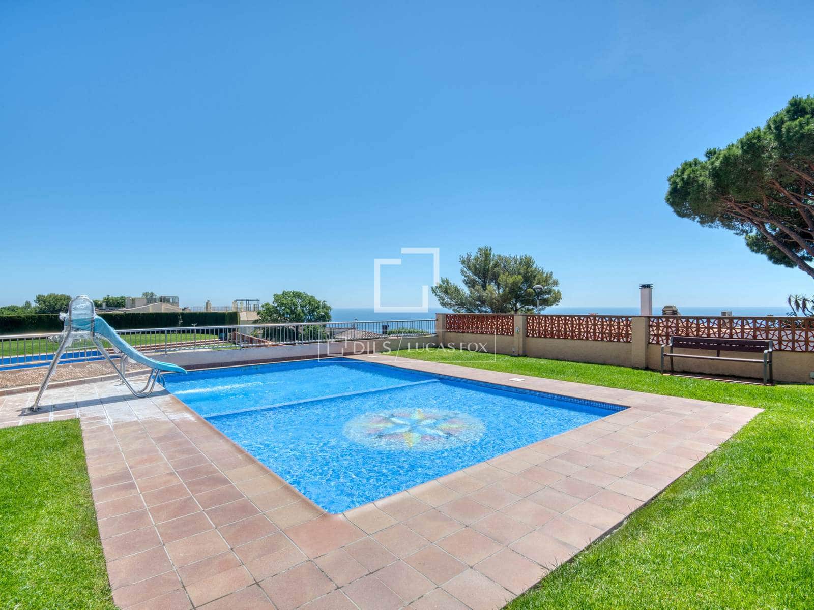 2 bedroom Apartment for sale in Sant Feliu de Guixols with pool garage - € 314,000 (Ref: 9867791)