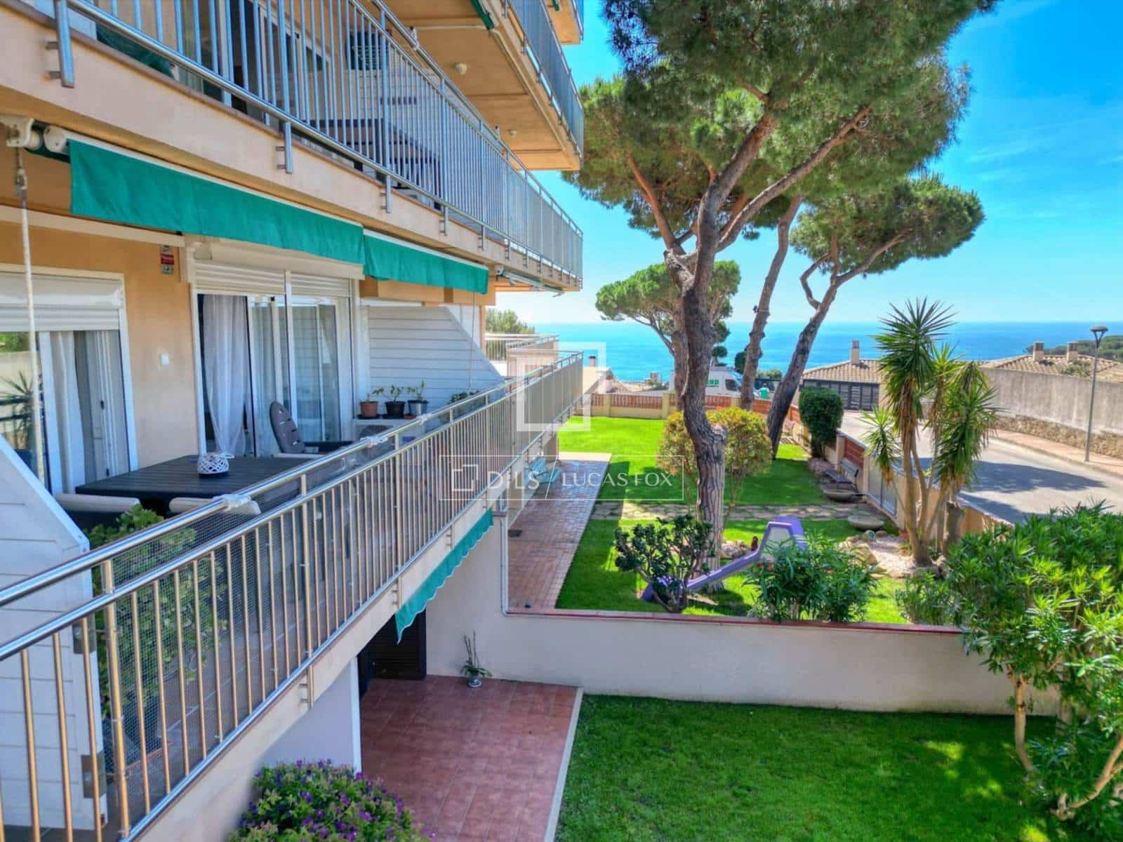 2 bedroom Apartment for sale in Sant Feliu de Guixols with pool garage - € 314,000 (Ref: 9867791)