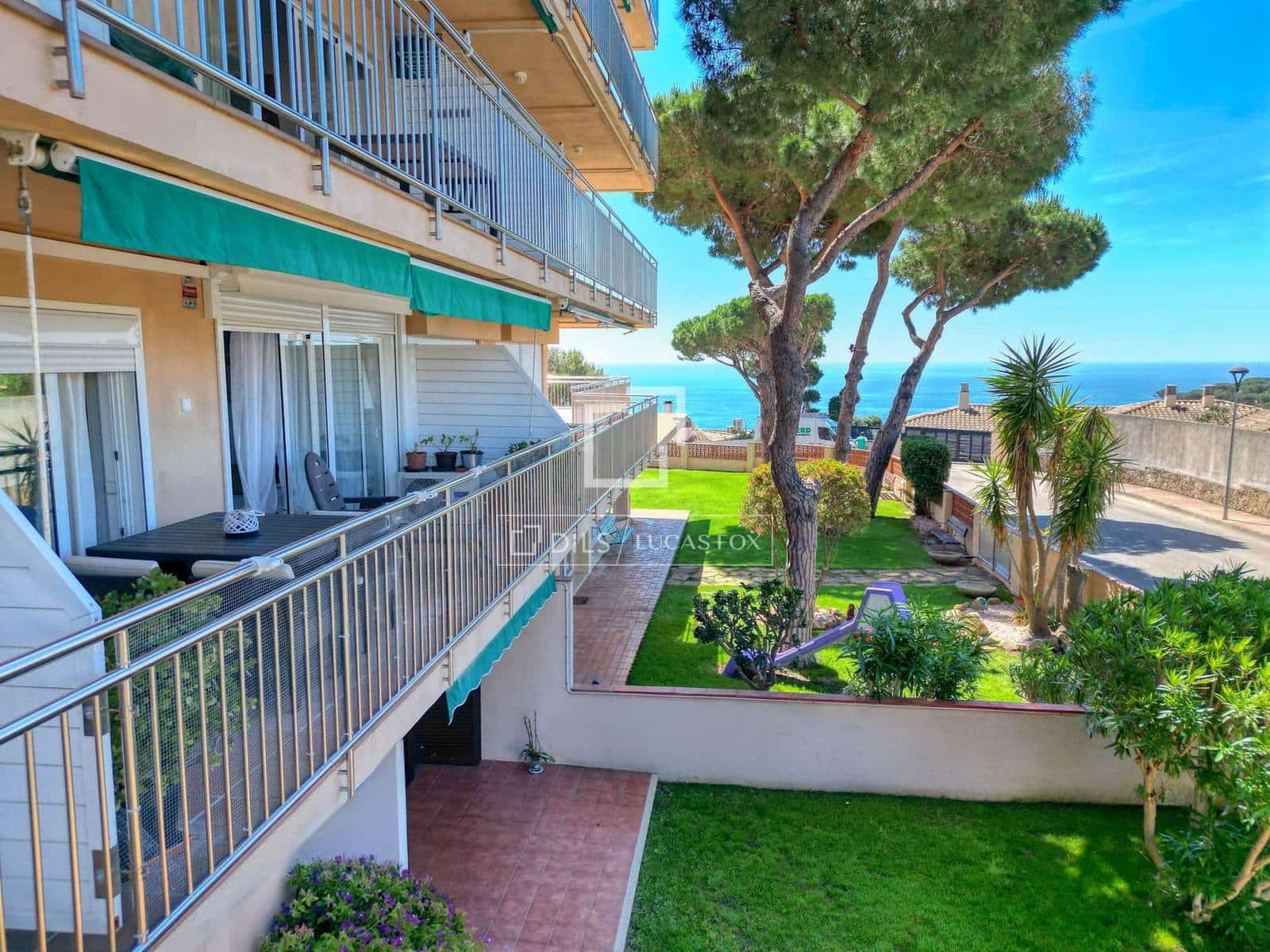 2 bedroom Apartment for sale in Sant Feliu de Guixols with pool garage - € 314,000 (Ref: 9867791)