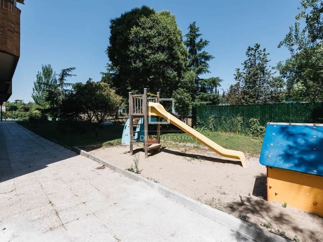 4 sovrum Lägenhet att hyra i Madrid stad med pool garage - 2 700 € (Ref: 9867925)