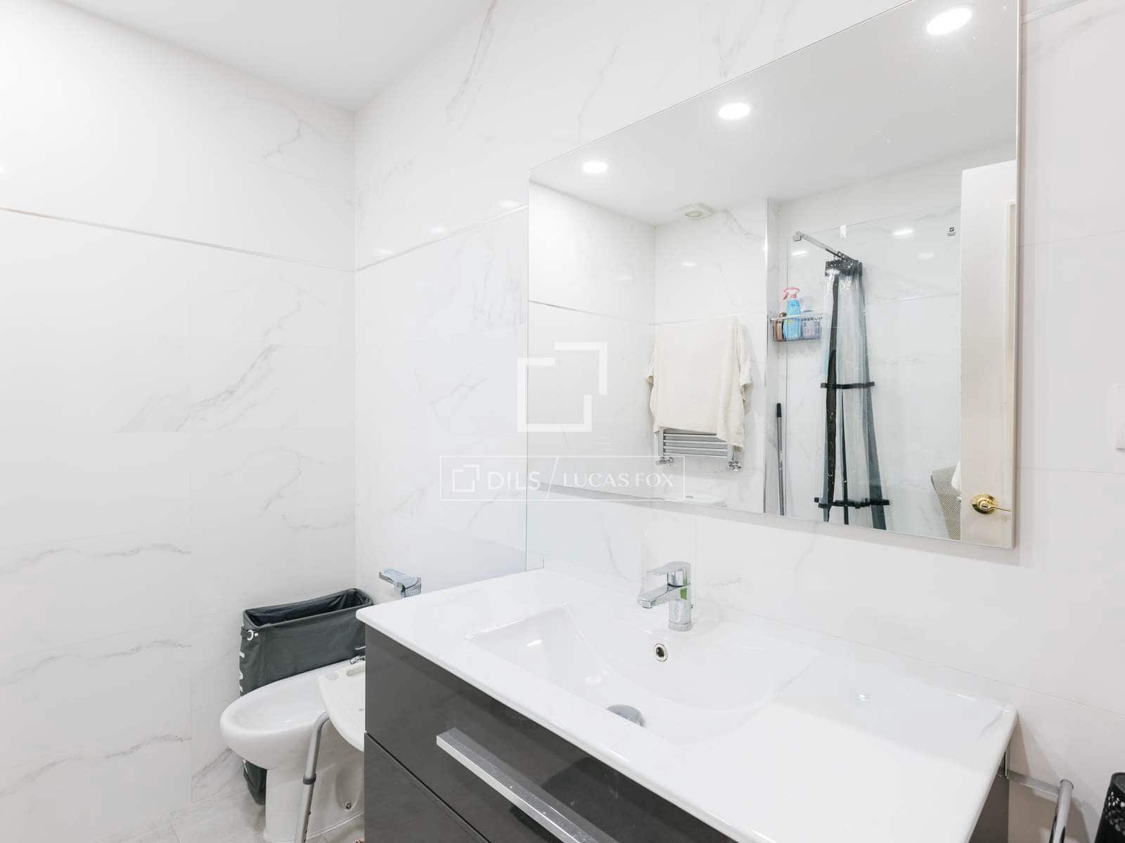 4 sovrum Lägenhet att hyra i Madrid stad med pool garage - 2 700 € (Ref: 9867925)