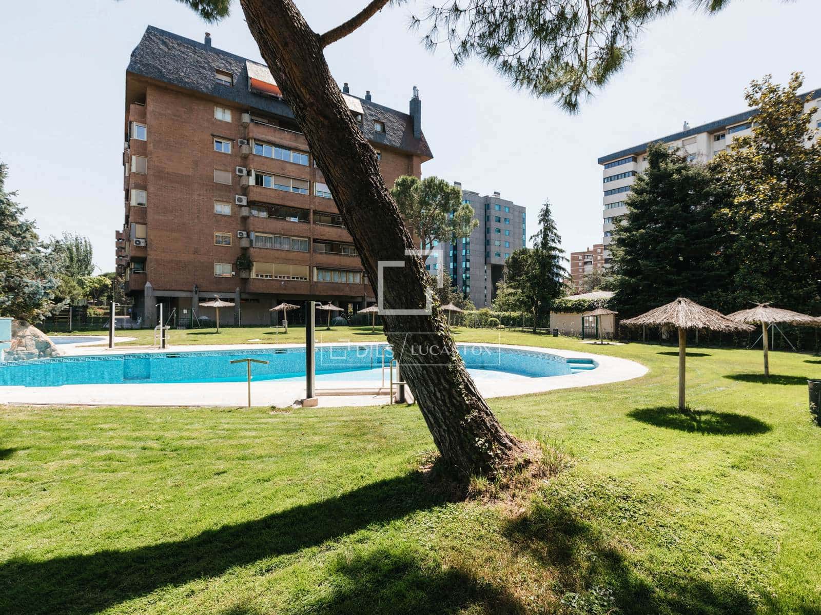 4 sovrum Lägenhet att hyra i Madrid stad med pool garage - 2 700 € (Ref: 9867925)