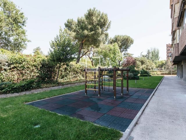 4 sovrum Lägenhet att hyra i Madrid stad med pool garage - 2 700 € (Ref: 9867925)