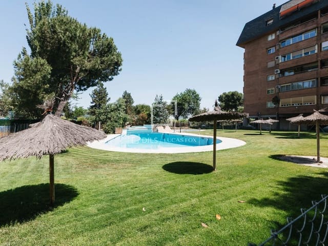 4 sovrum Lägenhet att hyra i Madrid stad med pool garage - 2 700 € (Ref: 9867925)