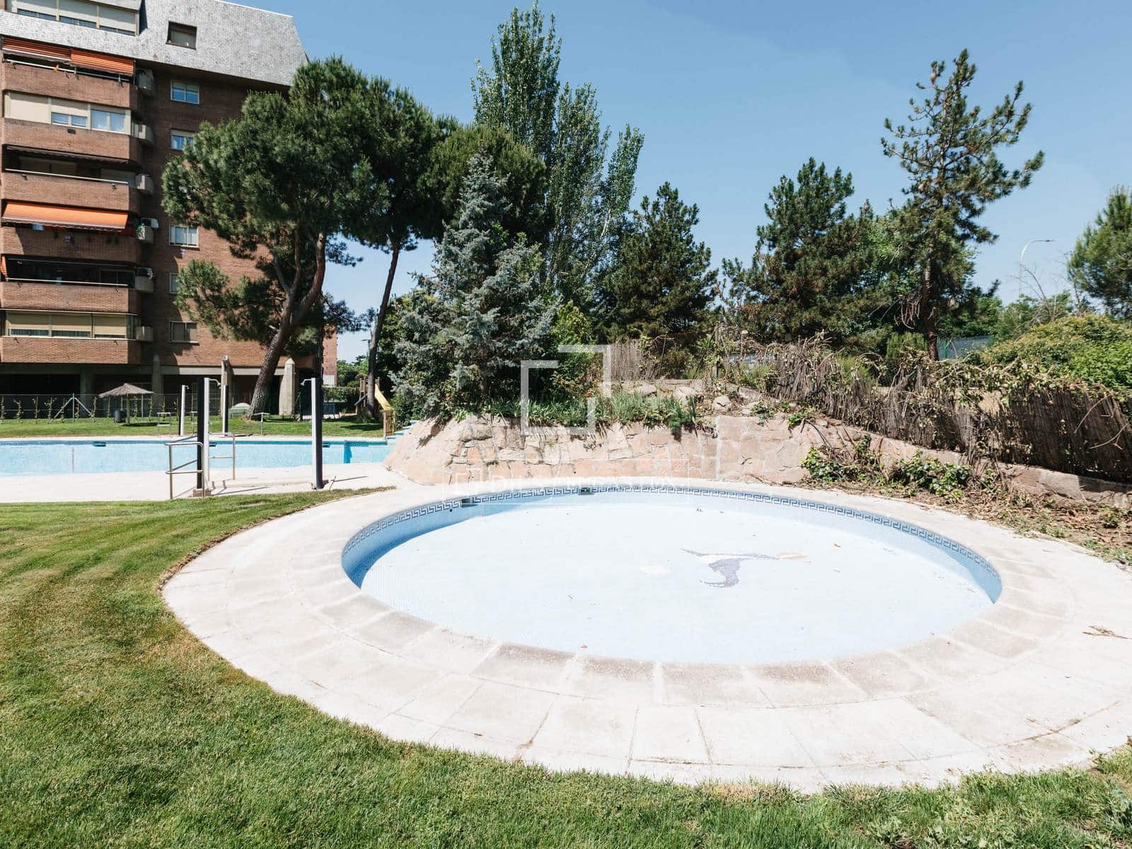 4 sovrum Lägenhet att hyra i Madrid stad med pool garage - 2 700 € (Ref: 9867925)