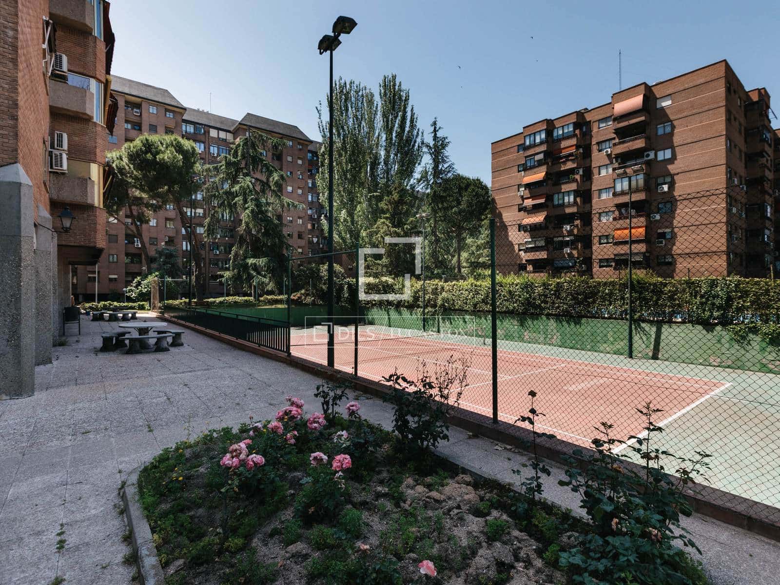 4 sovrum Lägenhet att hyra i Madrid stad med pool garage - 2 700 € (Ref: 9867925)