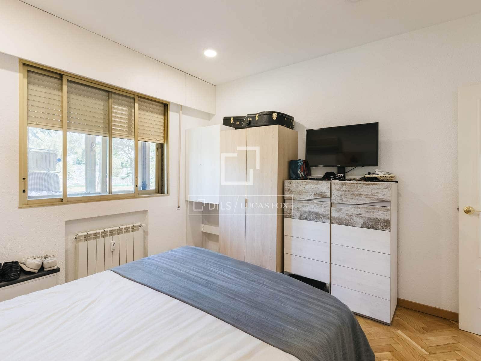 4 sovrum Lägenhet att hyra i Madrid stad med pool garage - 2 700 € (Ref: 9867925)