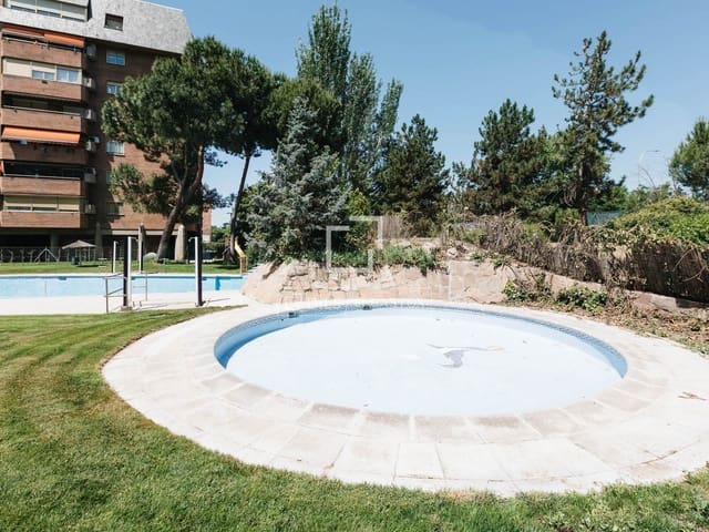 4 sovrum Lägenhet att hyra i Madrid stad med pool garage - 2 700 € (Ref: 9867925)