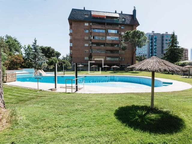 4 sovrum Lägenhet att hyra i Madrid stad med pool garage - 2 700 € (Ref: 9867925)