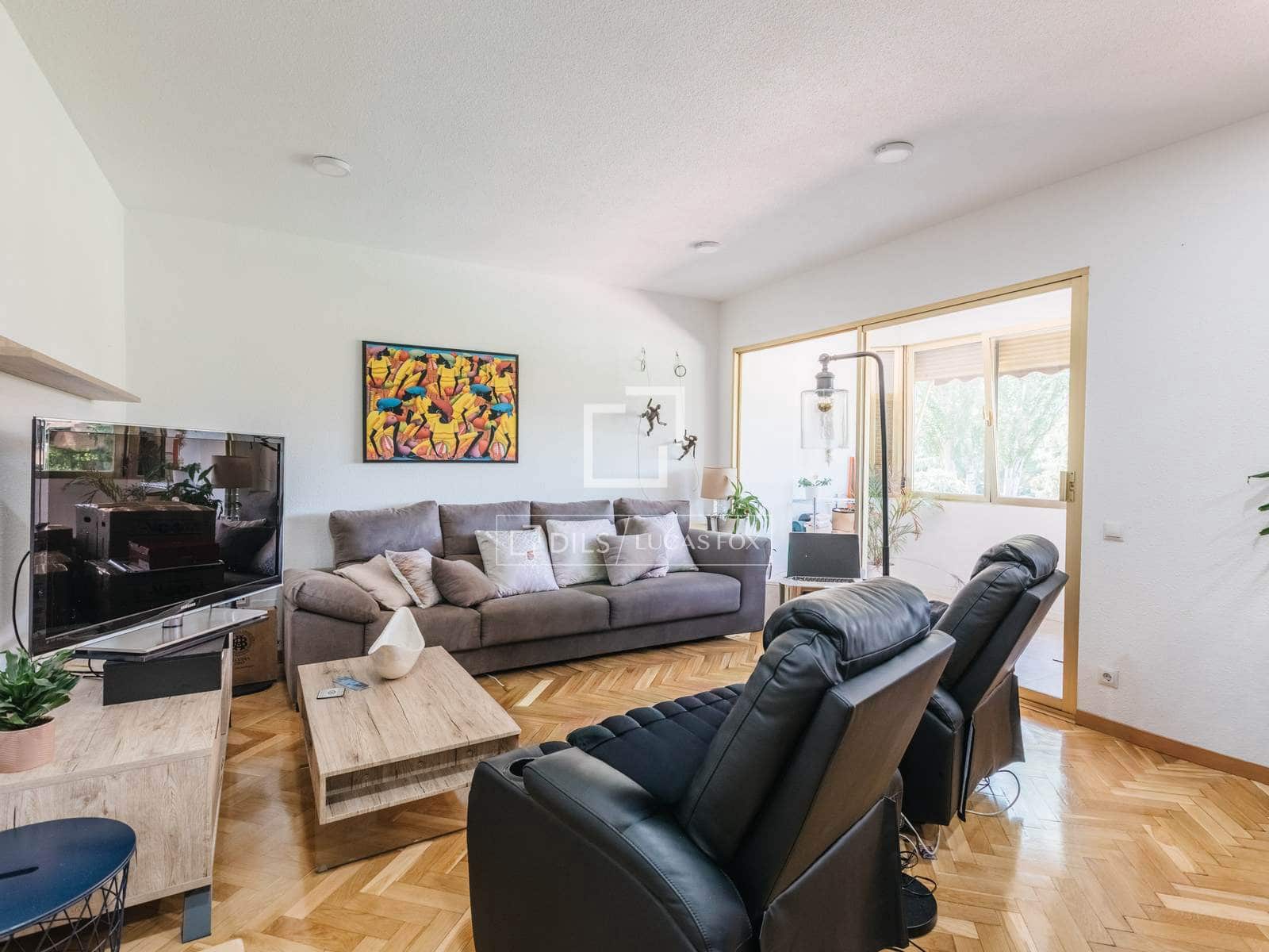 4 sovrum Lägenhet att hyra i Madrid stad med pool garage - 2 700 € (Ref: 9867925)