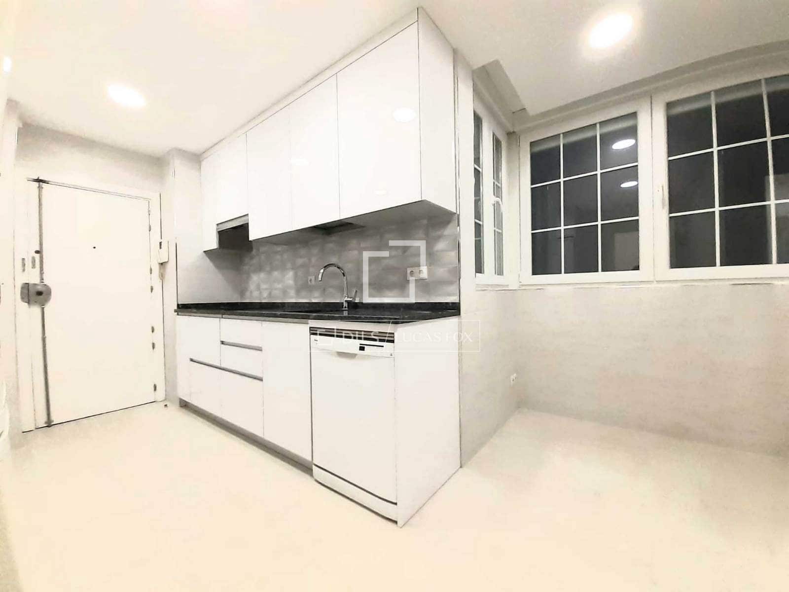 4 sovrum Lägenhet att hyra i Madrid stad med pool garage - 2 700 € (Ref: 9867925)