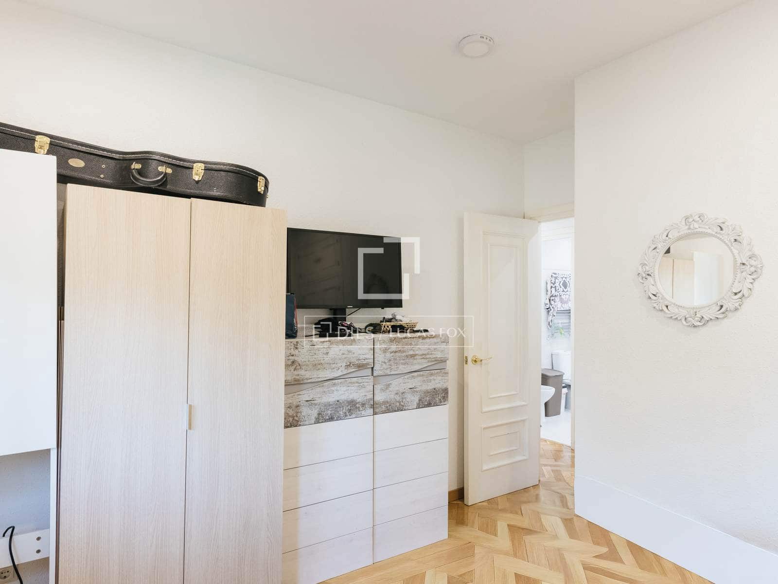 4 sovrum Lägenhet att hyra i Madrid stad med pool garage - 2 700 € (Ref: 9867925)