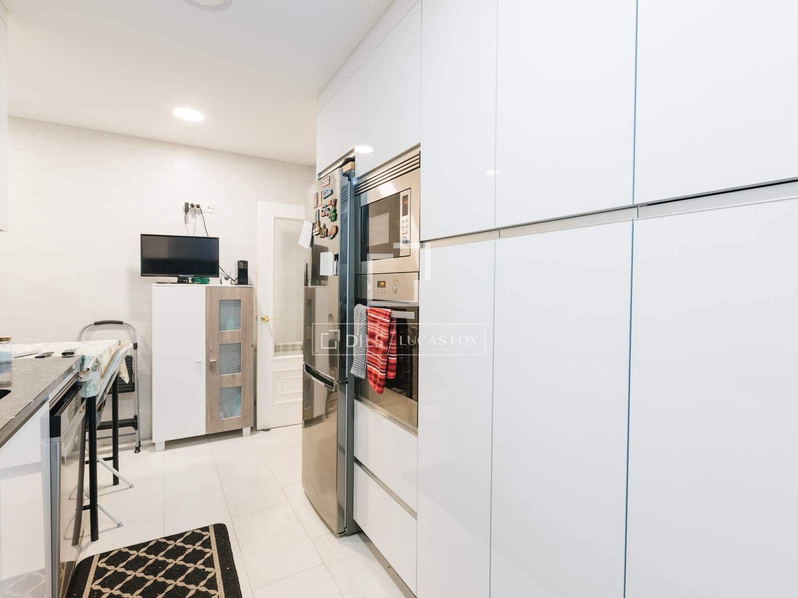 4 sovrum Lägenhet att hyra i Madrid stad med pool garage - 2 700 € (Ref: 9867925)