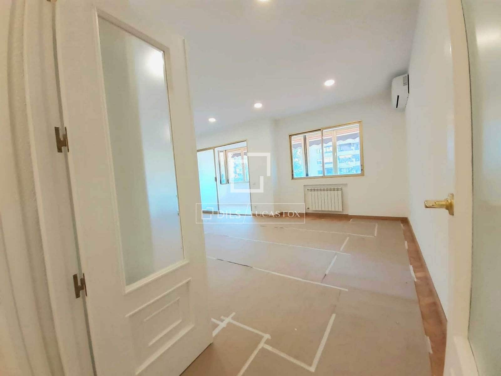 4 sovrum Lägenhet att hyra i Madrid stad med pool garage - 2 700 € (Ref: 9867925)