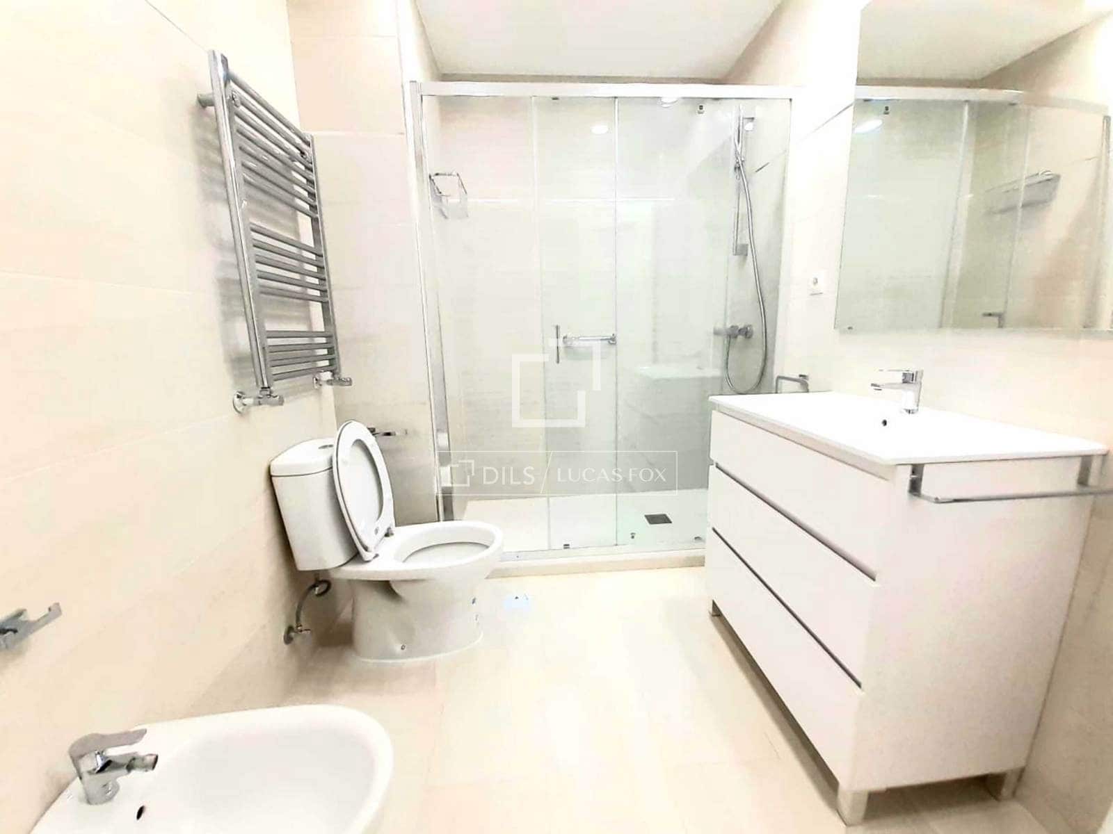4 sovrum Lägenhet att hyra i Madrid stad med pool garage - 2 700 € (Ref: 9867925)