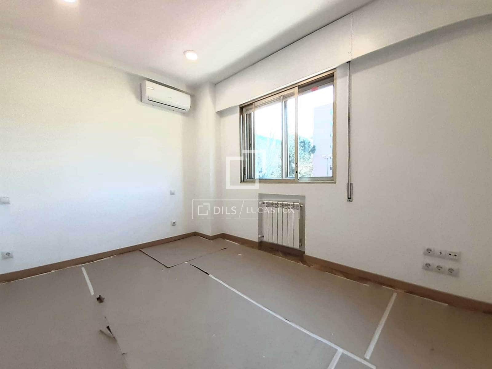 4 sovrum Lägenhet att hyra i Madrid stad med pool garage - 2 700 € (Ref: 9867925)