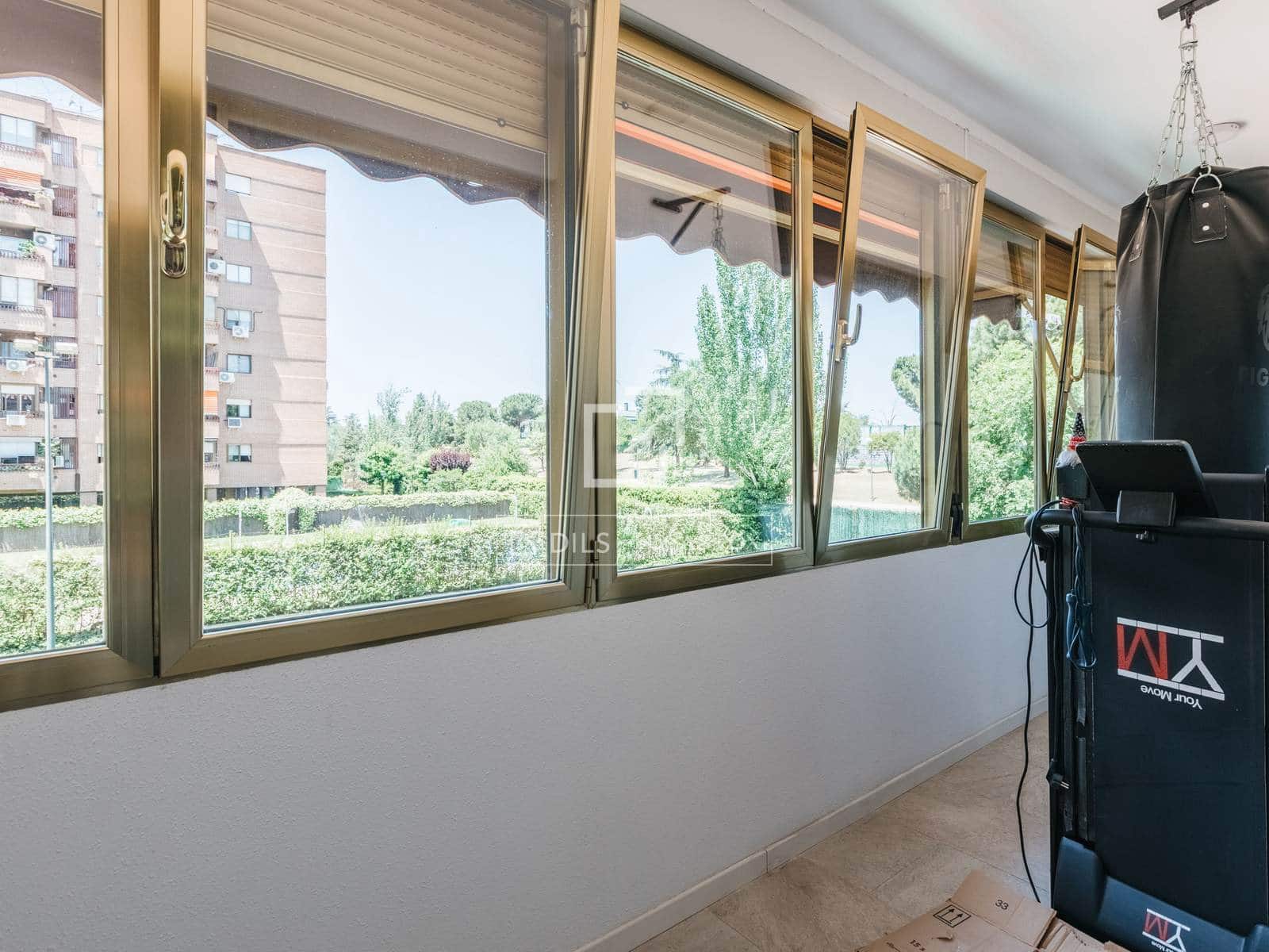 4 sovrum Lägenhet att hyra i Madrid stad med pool garage - 2 700 € (Ref: 9867925)