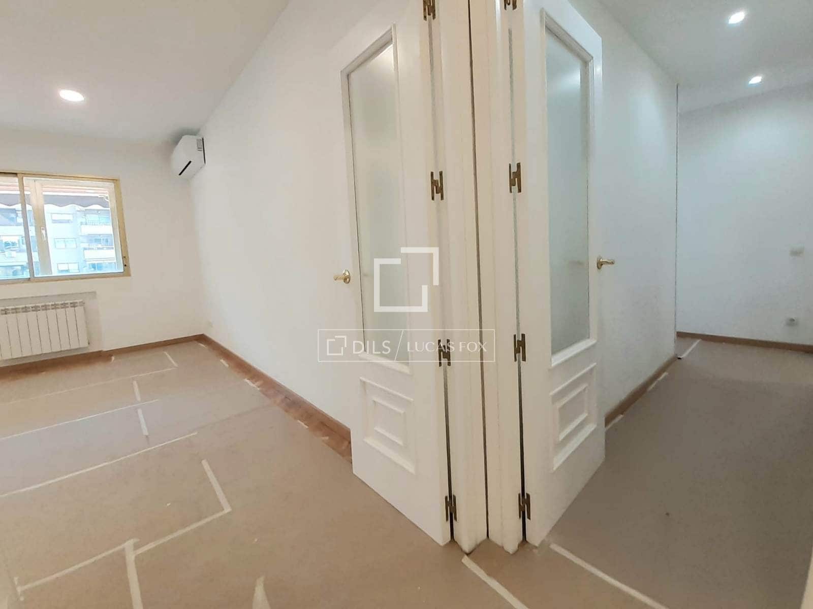 4 sovrum Lägenhet att hyra i Madrid stad med pool garage - 2 700 € (Ref: 9867925)