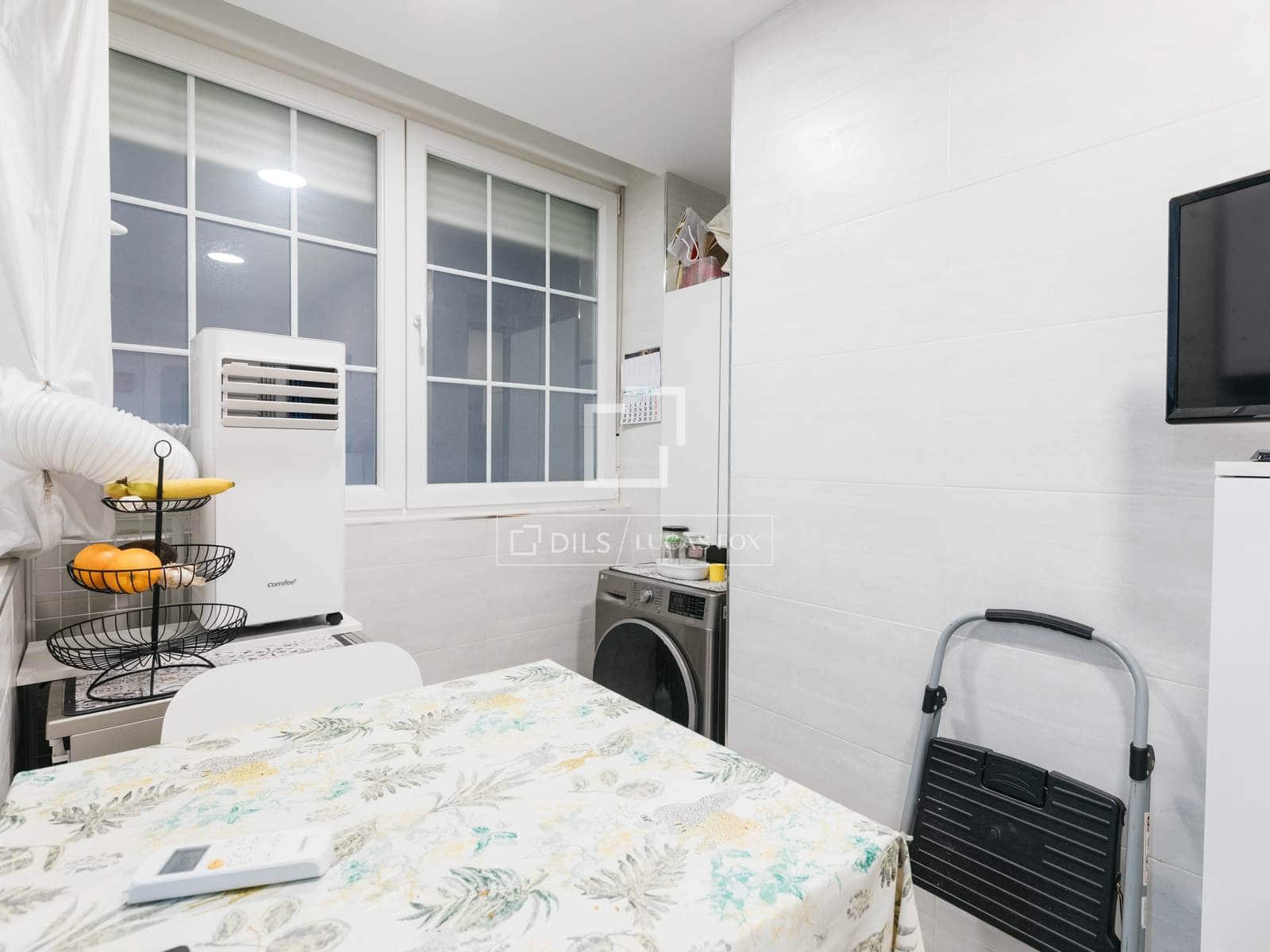 4 sovrum Lägenhet att hyra i Madrid stad med pool garage - 2 700 € (Ref: 9867925)