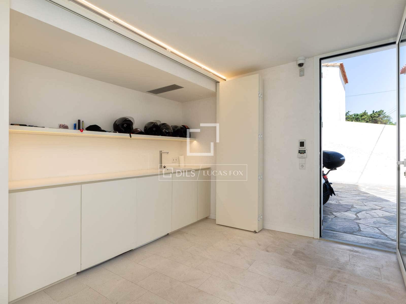 3 bedroom Villa for sale in Cadaques with garage - € 1,495,000 (Ref: 9867965)