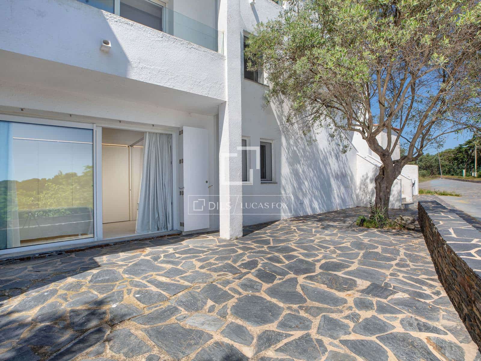 3 bedroom Villa for sale in Cadaques with garage - € 1,495,000 (Ref: 9867965)