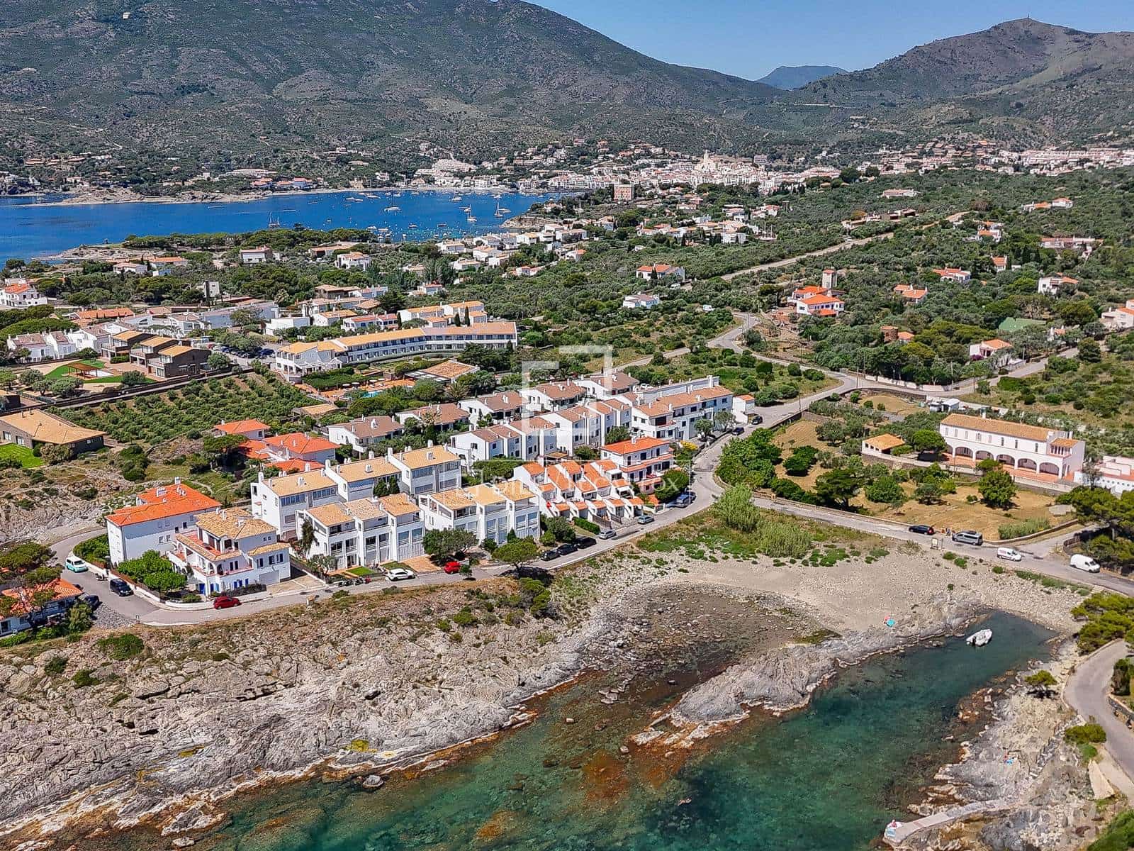 3 bedroom Villa for sale in Cadaques with garage - € 1,495,000 (Ref: 9867965)