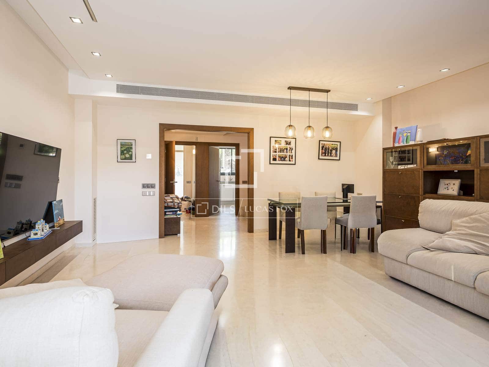 4 bedroom Villa for rent in Gava with pool garage - € 5,800 (Ref: 9869786)